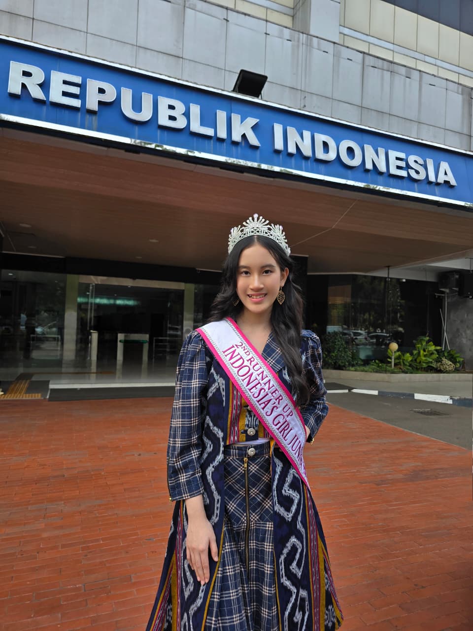 Shira Dominique Mulyono Usai Siaran di Kantor RRI