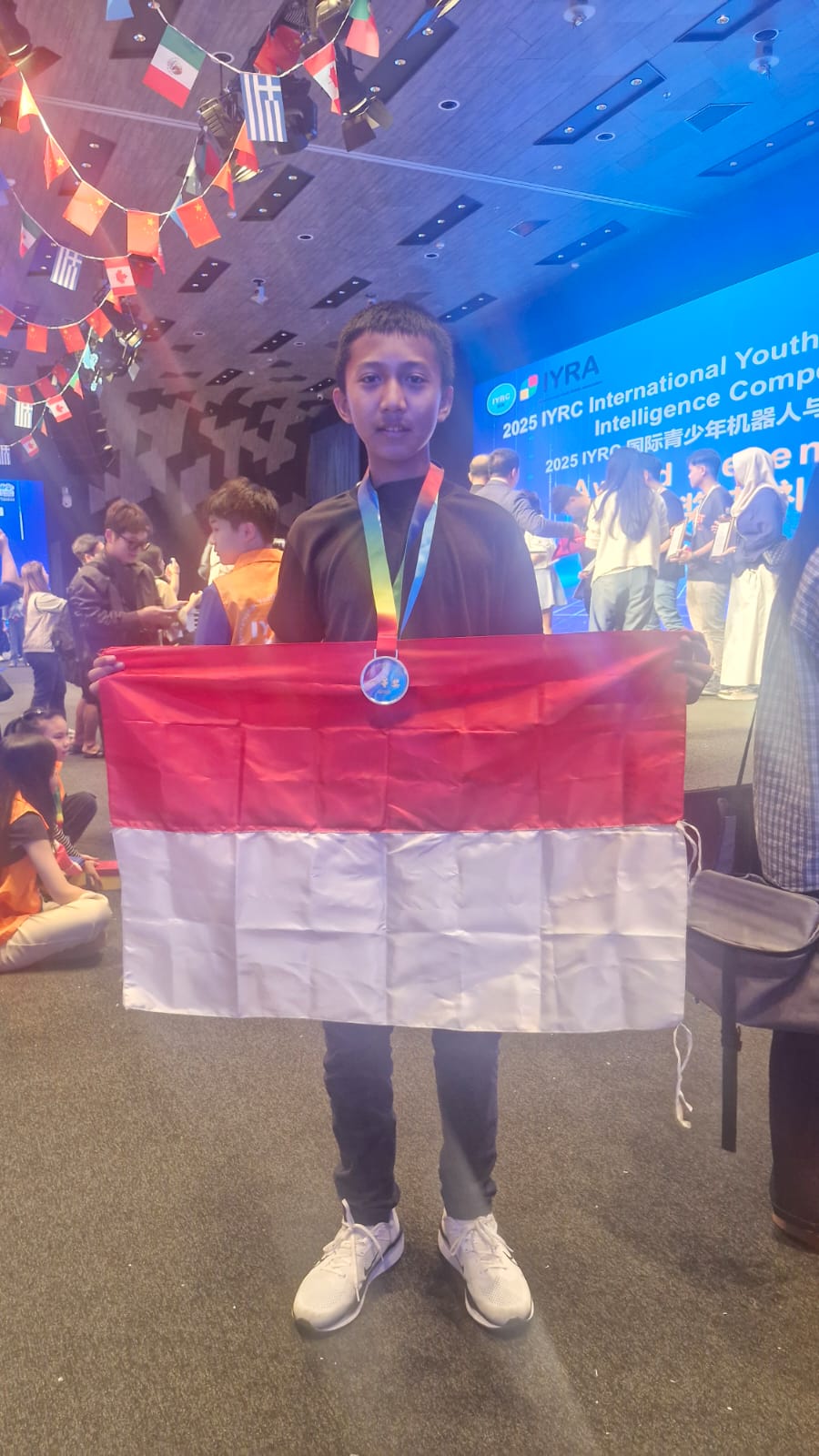 Muhammad Fakhri Alzacky Raih Medali Emas di Ajang Robotik Internasional IYRC 2025