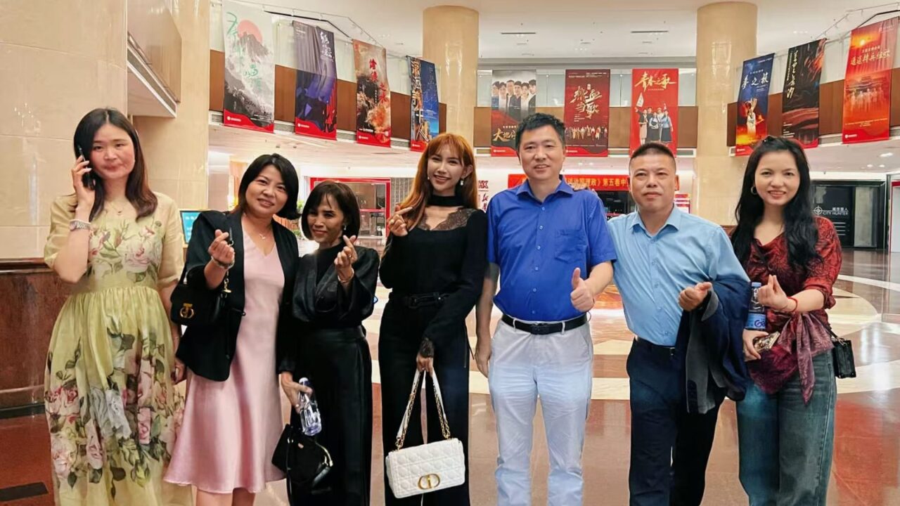 Icha Yang Tampil Memukau di Panggung Tiongkok, Tuai Pujian Artis Top Tang Yi